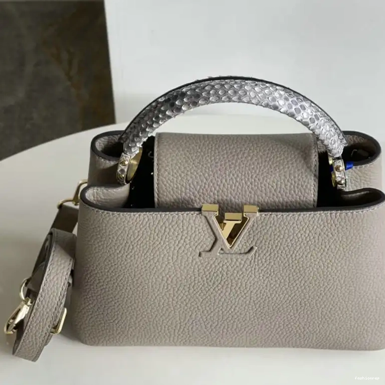 Fashionrepsfam ru LV 2110YA0112 Bags 1016